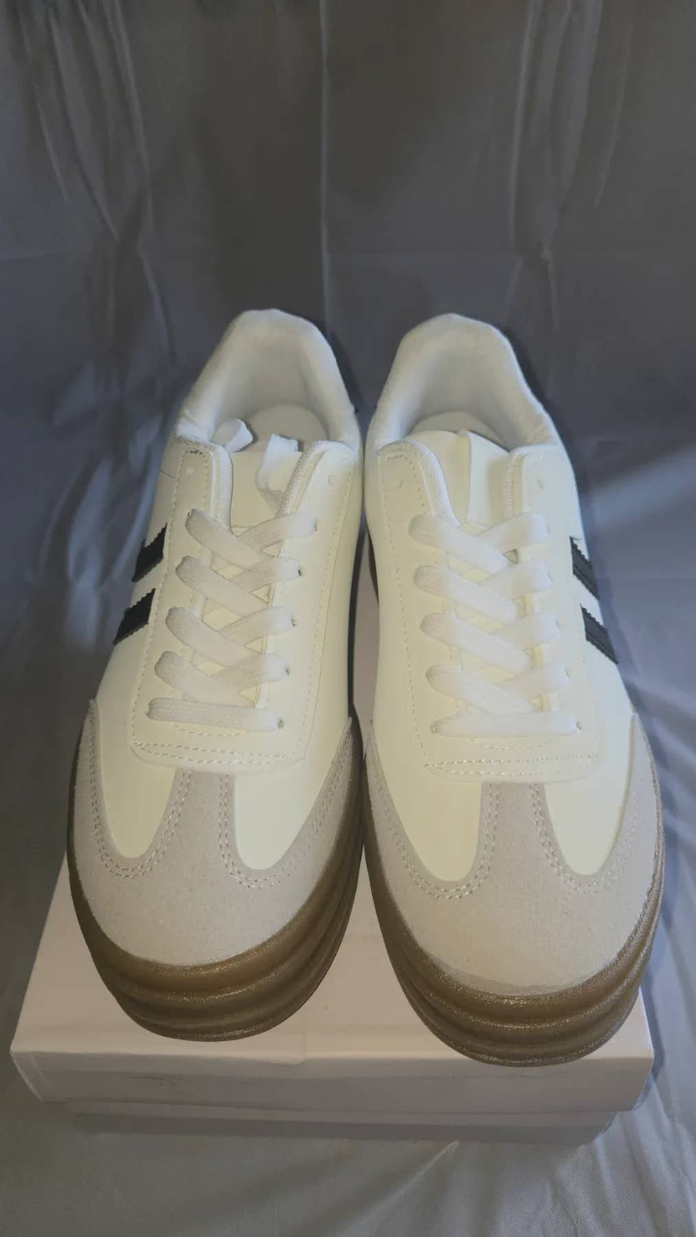 Basket semelle épaisse de couleur blanche bandes noires - vue 3