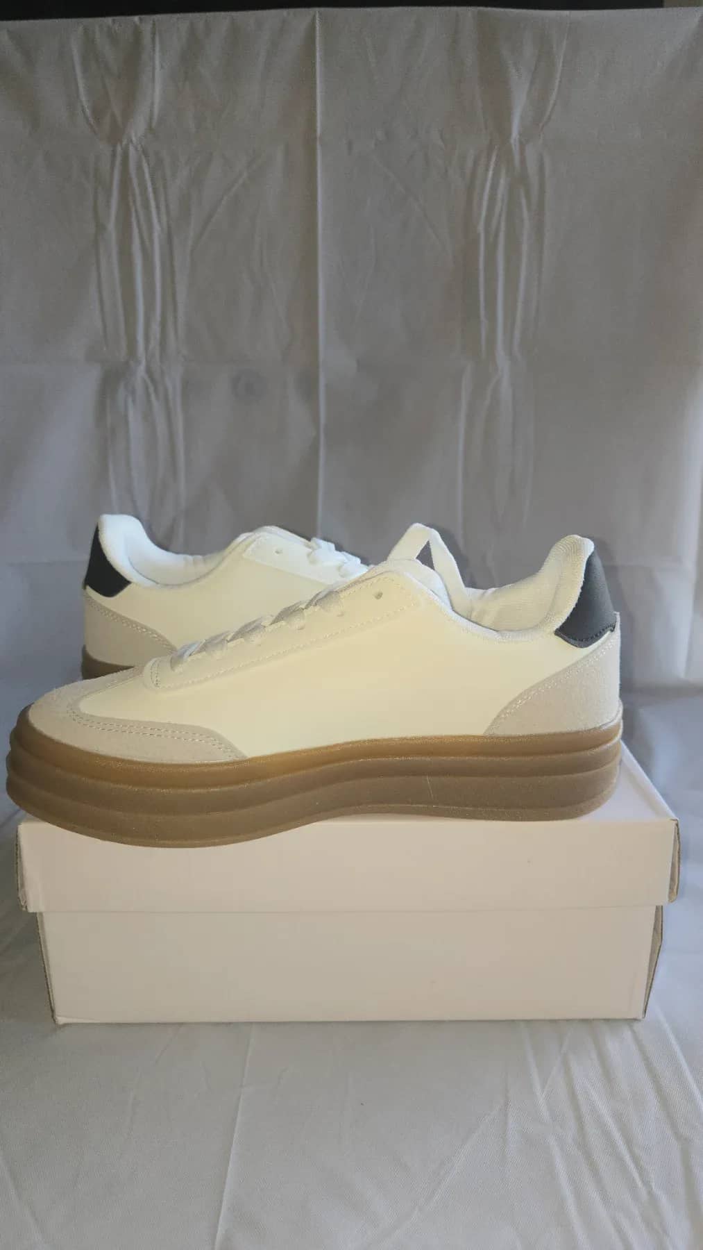Basket semelle épaisse de couleur blanche bandes noires - vue 5