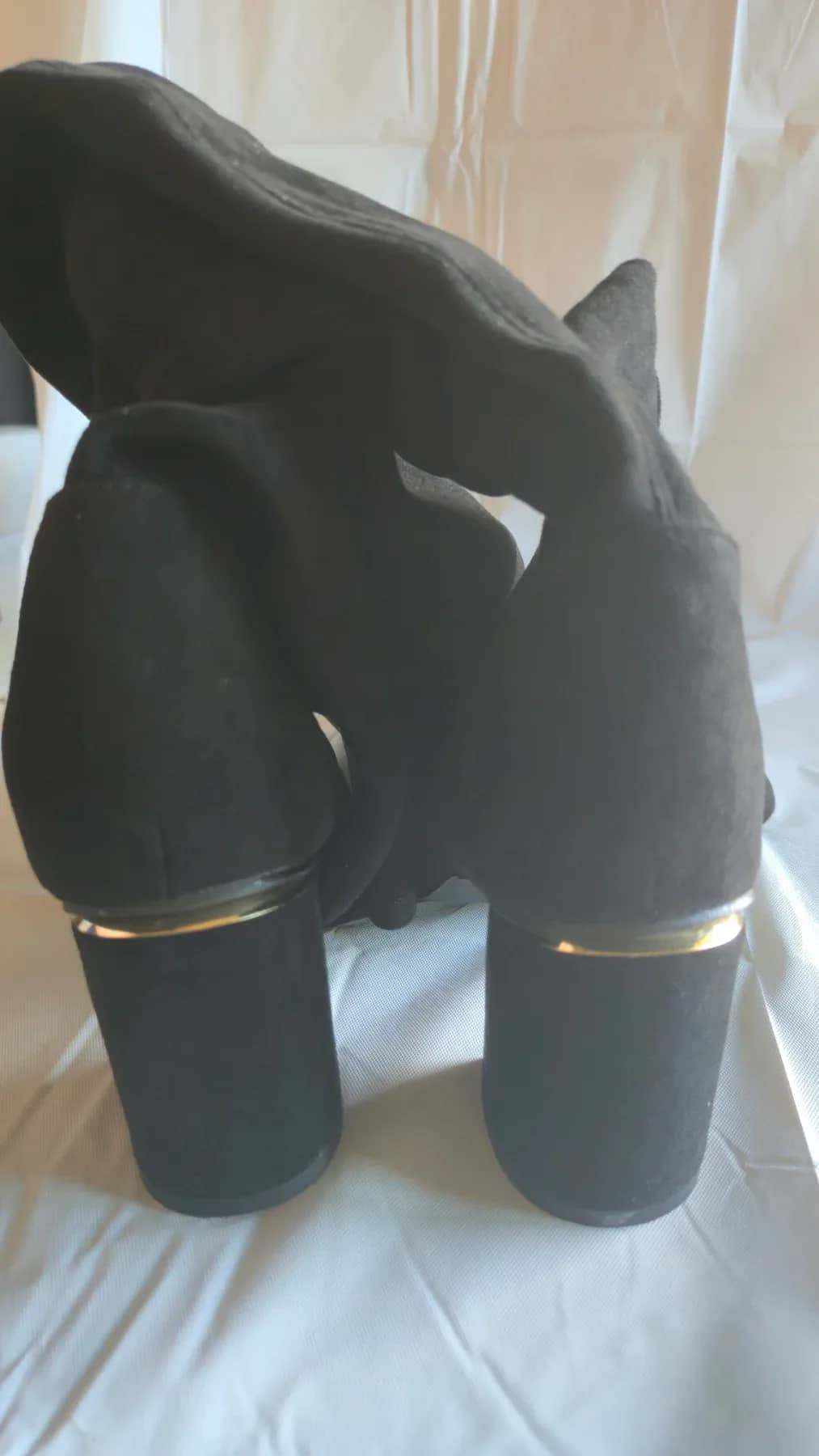 My Botega Cuissarde à talon de couleur noire détail doré en haut du talon - vue 4