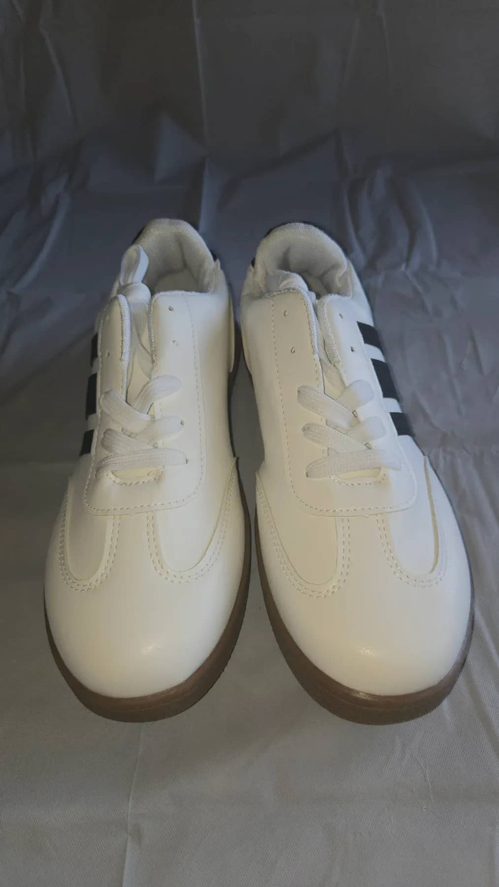 Basket de couleur blanche trois bandes noires - vue 2