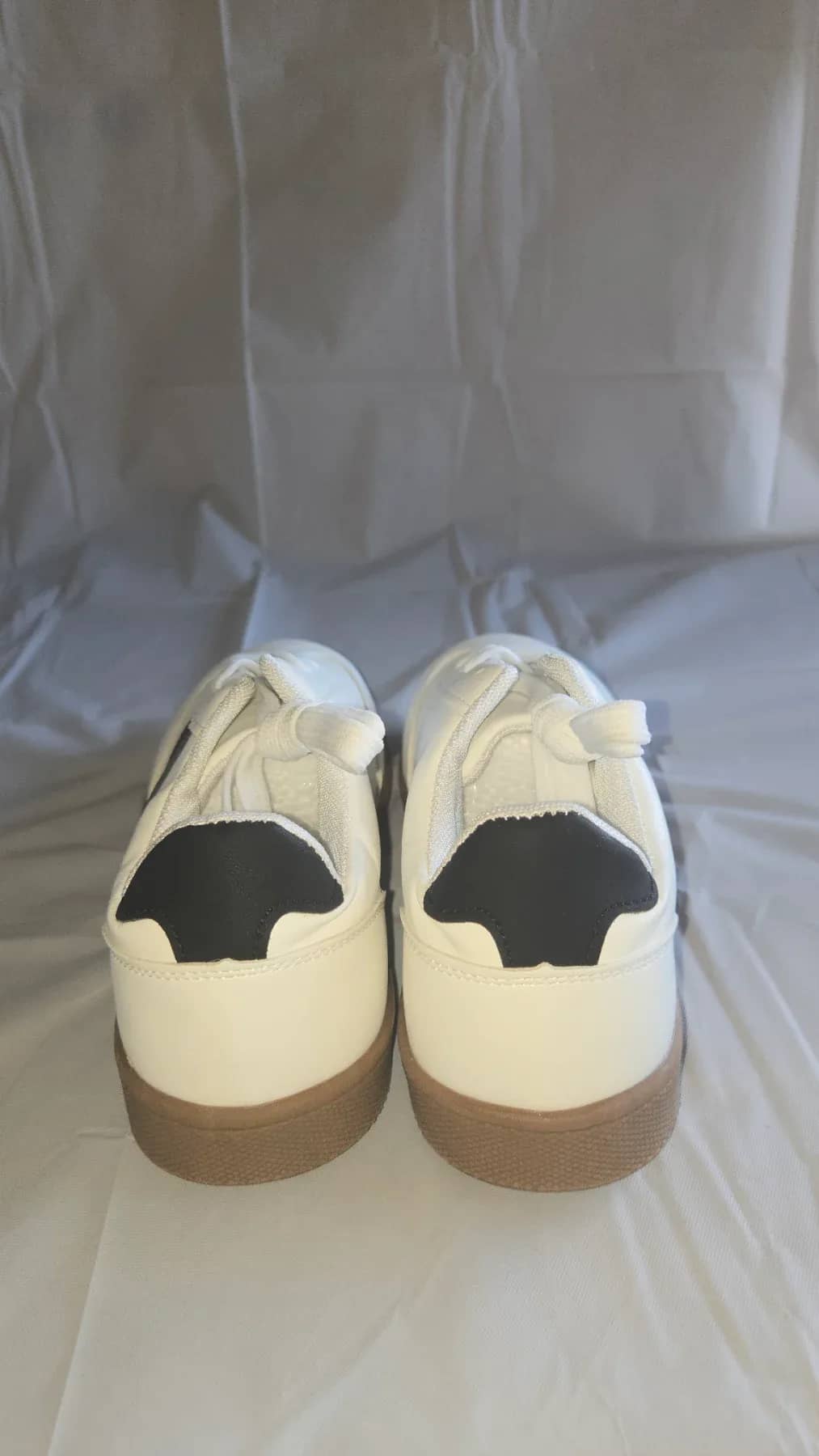 Basket de couleur blanche trois bandes noires - vue 4