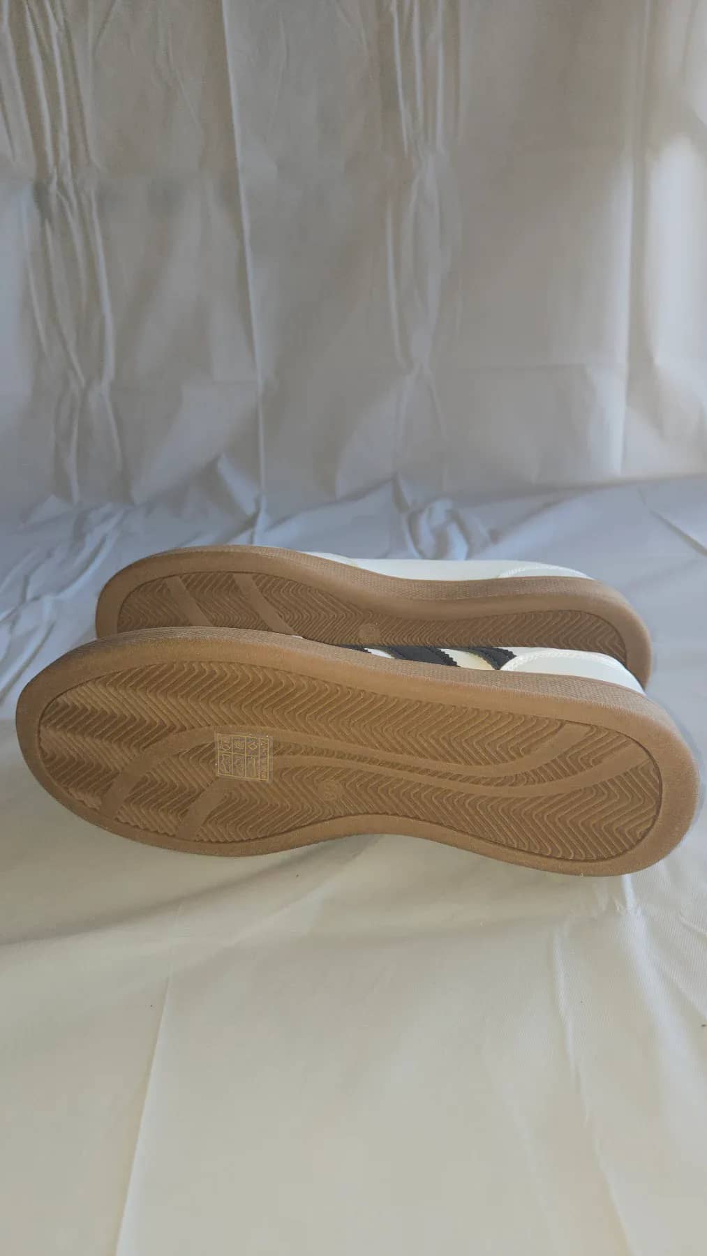 Basket de couleur blanche trois bandes noires - vue 5